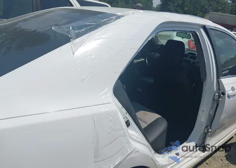 2013 Toyota Camry Se z USA, uszkodzony, nr VIN 4T1BF1FK7DU238279